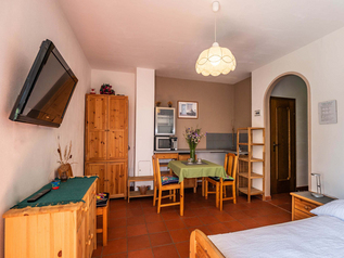 Zimmer in Gästehaus - mit Zugang zur Terrasse